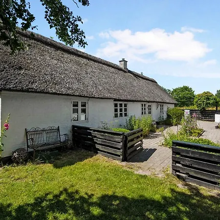 Older Thatched Farmhouse, Approx, 400 Meters From The Water Vila