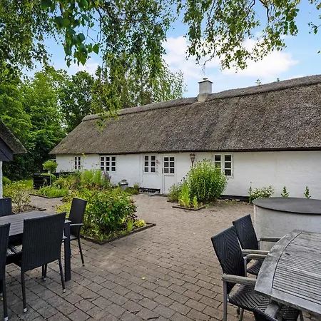 Older Thatched Farmhouse, Approx, 400 Meters From The Water * Ørsted